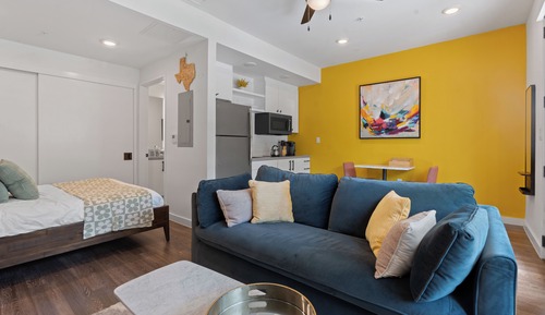 Estudio, 1 cama de matrimonio con sofá cama, patio, vistas a la ciudad