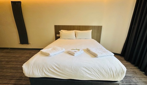 Habitación Deluxe doble, 1 cama de matrimonio grande, no fumadores, vistas a la ciudad