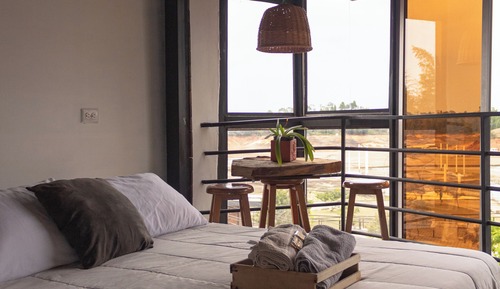 Comfort Room, Balcony, Lake View