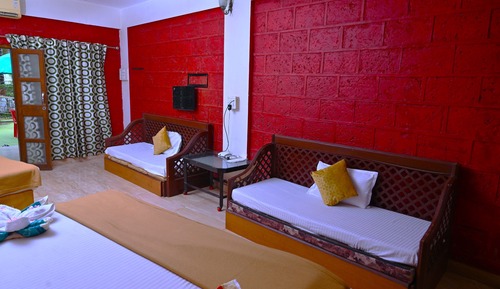 Habitación superior, 1 cama de matrimonio, vistas a la piscina