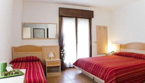 Habitación triple Confort, balcón, vistas a la montaña