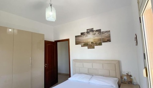 Apartamento familiar, 2 habitaciones, balcón, vistas al mar