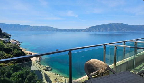 Apartamento de lujo, balcón, vistas al mar