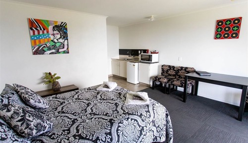 Habitación estándar con 1 cama doble o 2 individuales, balcón