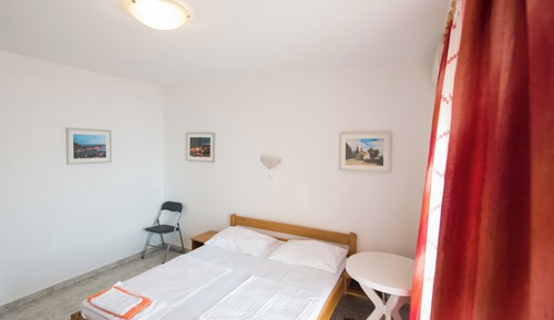 Habitación con 1 cama doble o 2 individuales, balcón, mirando al mar