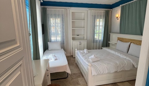 Business Triple Room