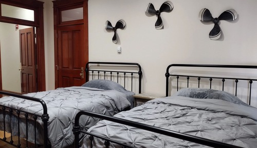Habitación estándar con 1 cama doble o 2 individuales, vistas a la ciudad