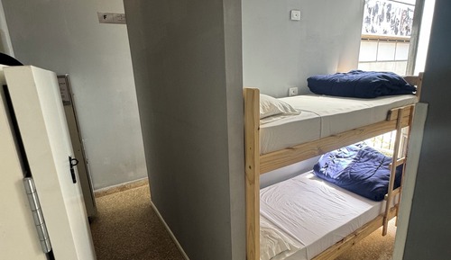 Dormitorio compartido básico, vistas a la ciudad