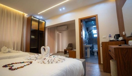 Habitación de lujo con 1 cama doble o 2 individuales, balcón, vistas a la montaña