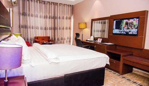 Habitación de lujo, balcón, vistas a la ciudad