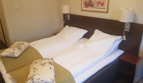 Habitación clásica con 1 cama doble o 2 individuales, vistas a la ciudad