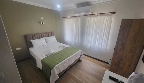Habitación Confort con 1 cama doble o 2 individuales, vistas al jardín