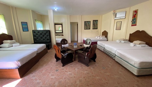 Habitación familiar, vistas al jardín