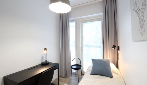 Apartamento clásico, balcón