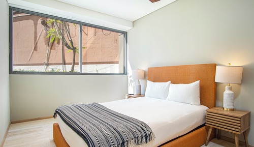 Apartamento exclusivo, vistas parciales al mar, en una planta alta