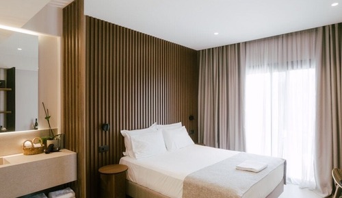 Habitación de lujo con 1 cama doble o 2 individuales, vistas a la piscina