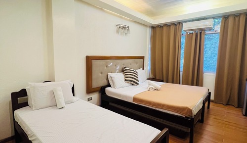 Habitación estándar con 1 cama doble o 2 individuales, vistas al patio