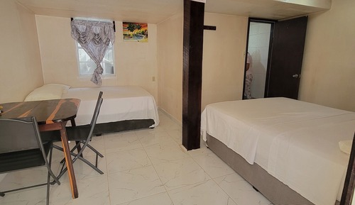 Habitación básica, 2 camas dobles