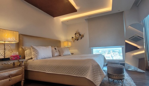 Apartamento de lujo, 1 cama de matrimonio grande, vistas a la ciudad