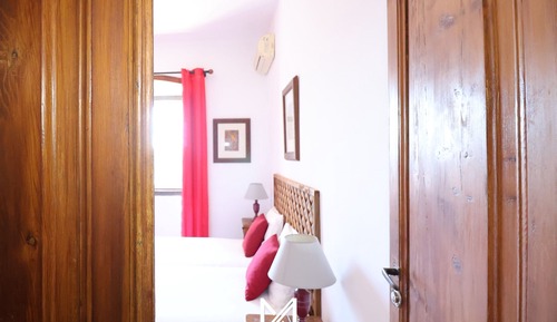 Habitación con 2 camas individuales