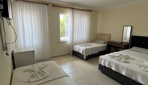 Habitación cuádruple Confort, balcón