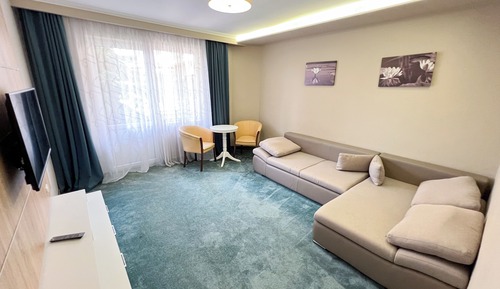 Apartamento, balcón, vistas a la piscina