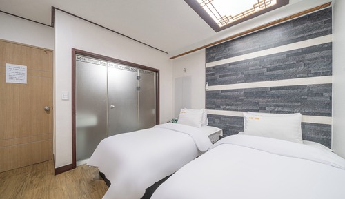 Habitación estándar con 2 camas individuales