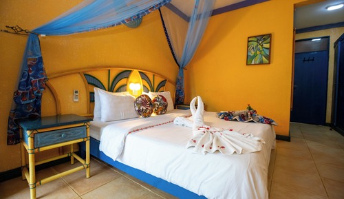 Habitación Deluxe doble de uso individual, 1 habitación, balcón, vistas parciales al mar