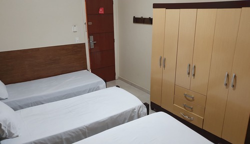 Habitación triple clásica, vistas a la ciudad