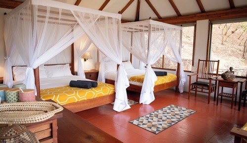 Chalet Deluxe, patio, vistas al río