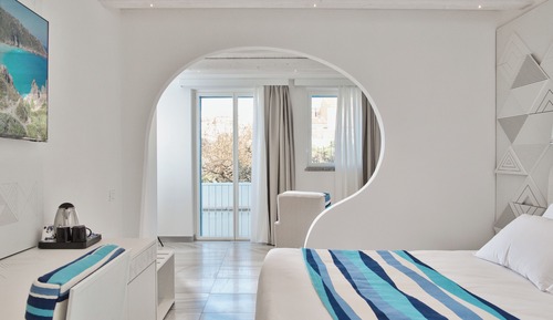 Habitación superior con 1 cama doble o 2 individuales