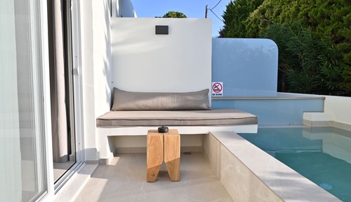 Junior suite with private pool 101