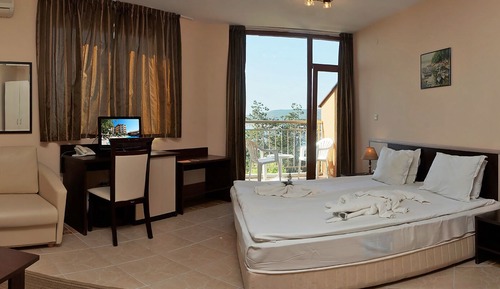 Suite básica, balcón, vistas al parque