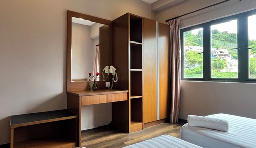 Luxury Apartment, Mountain View