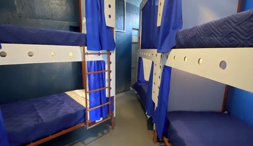 Dormitorio compartido, dormitorio mixto