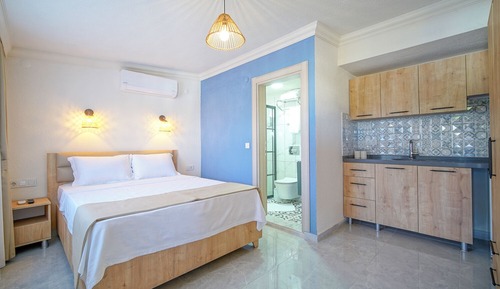 Standard Room, 1 Queen Bed, Garden View