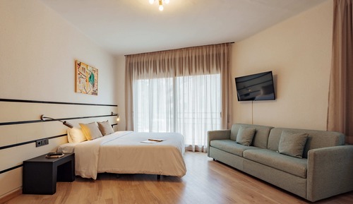 Habitación cuádruple estándar, balcón