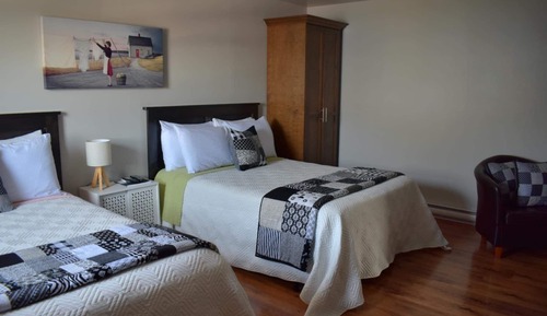 Habitación doble, baño privado (Two Double Beds)