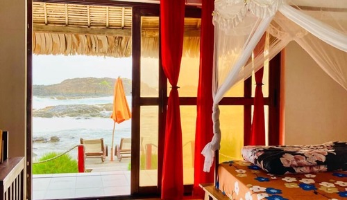 Habitación clásica con 1 cama doble o 2 individuales, vistas a la playa