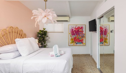 Suite estudio (The Barbie Suite)