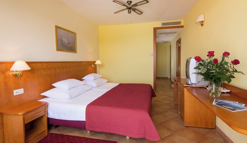 Premium Club room with Balcony, Partial Sea View
