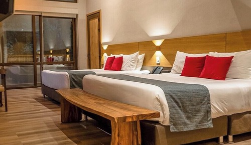 Habitación Grand con 1 cama doble o 2 individuales