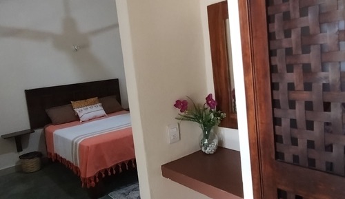 Estudio básico, patio, vistas al jardín