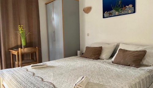 Apartamento (One Bedroom Apartment with Balcony (A)
