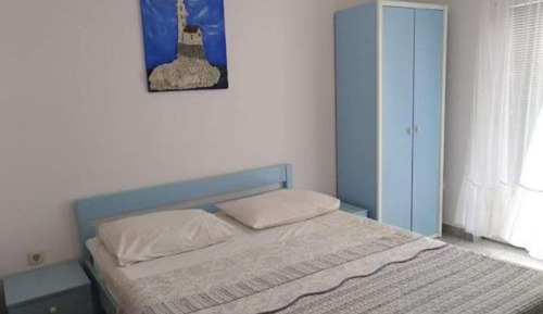 Apartamento (One Bedroom Apartment with Balcony (A)