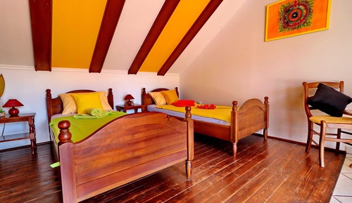 Estudio (Superior Studio Apartment with Balcon)