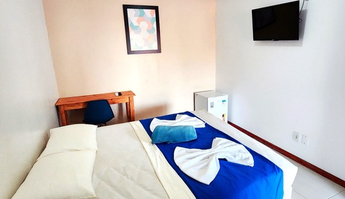 Habitación estándar con 1 cama doble o 2 individuales, baño privado