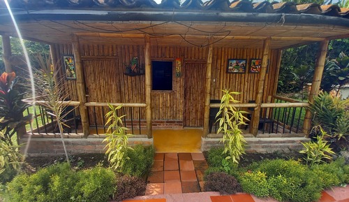 Cabaña básica, vistas a la piscina