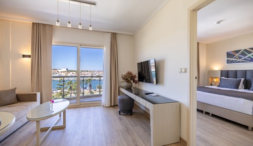 Suite estudio junior, vistas al puerto deportivo
