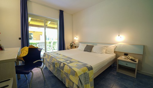 Habitación básica, baño privado